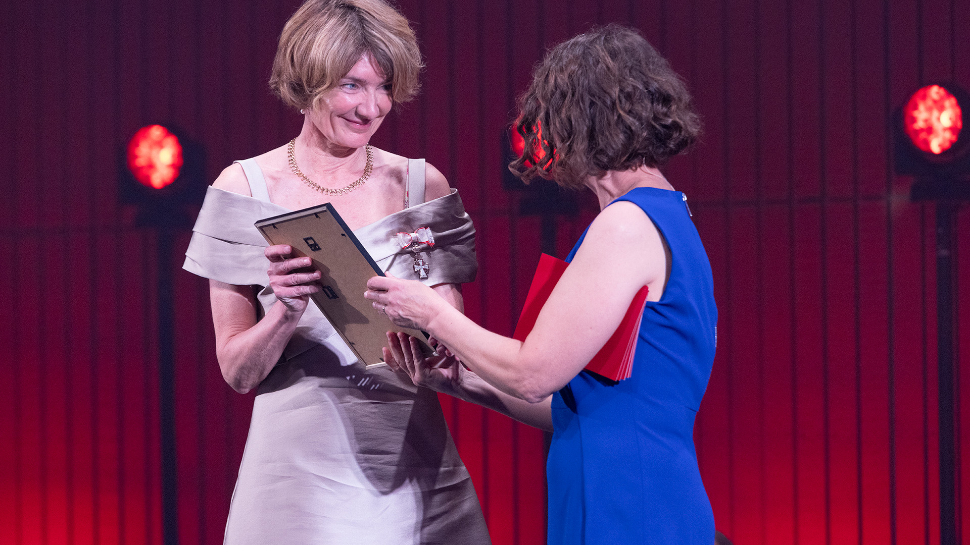 Professor Anja Boisen (left) received the Innovation Award DTU Commemoration Day 2024. Photo: Steen Brogaard.